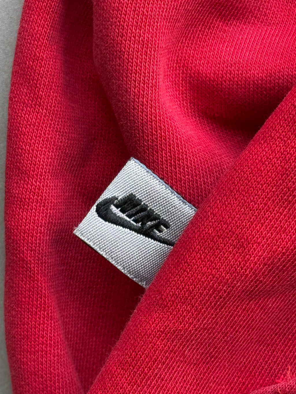 VINTAGE NIKE HOODIES RED
