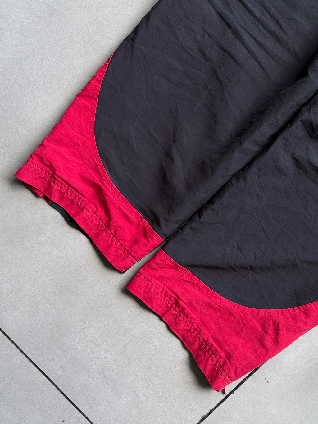 VINEGAR ADIDAS BLACK & RED TRACK [ XXL-40]