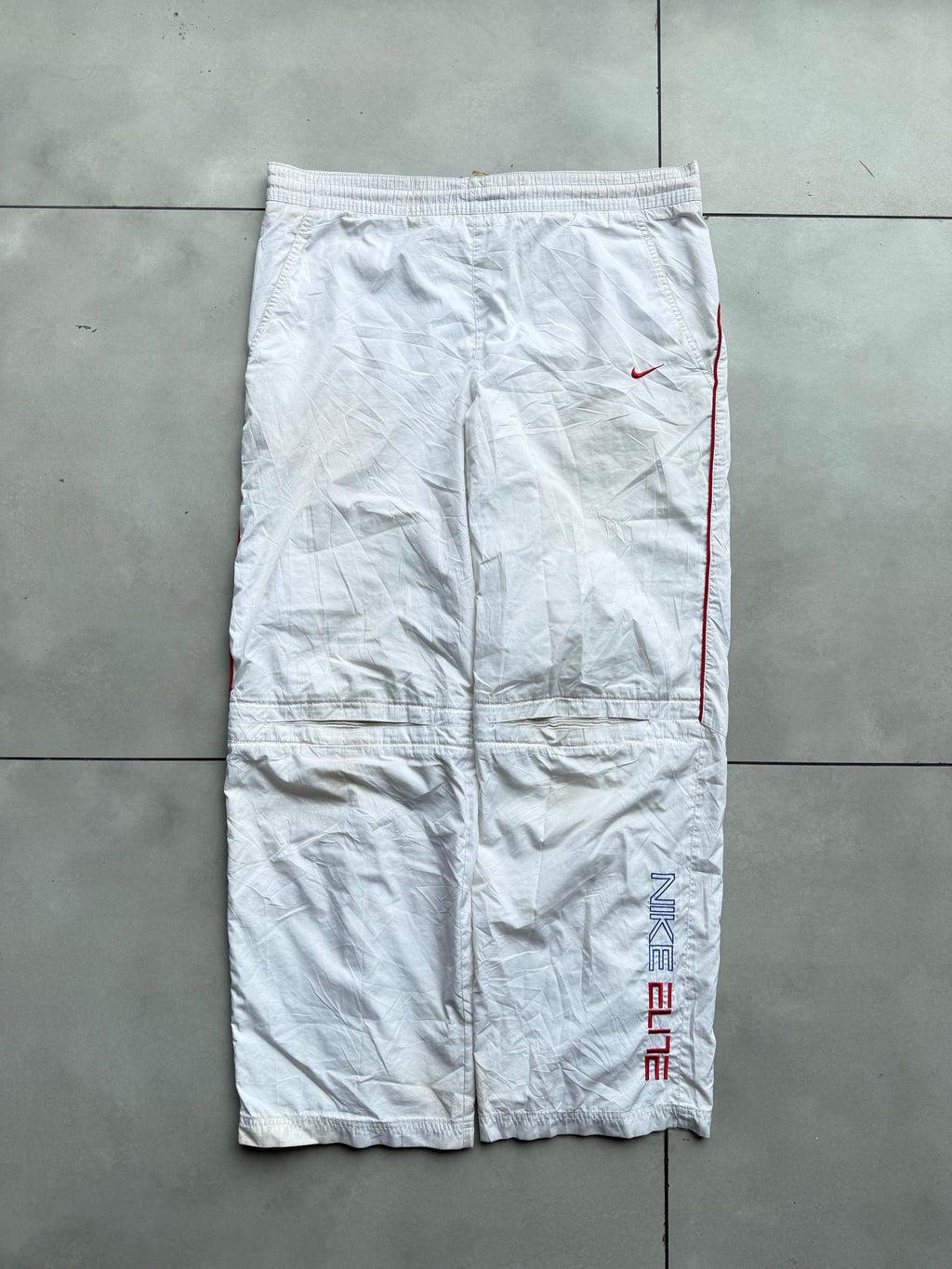 WHITE & RED NIKE VINTAGE TRACK [ 38-L]