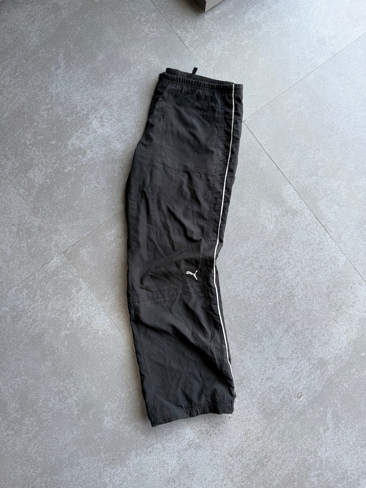 BLACK PUMA TRACK PANTS-L