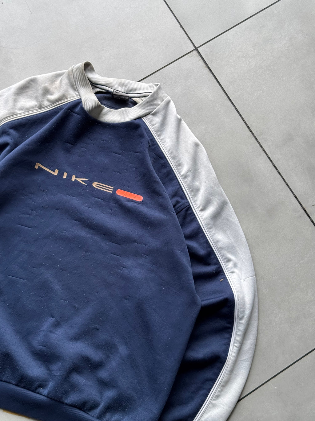 NIKE 90’s SWEATSHIRT- M