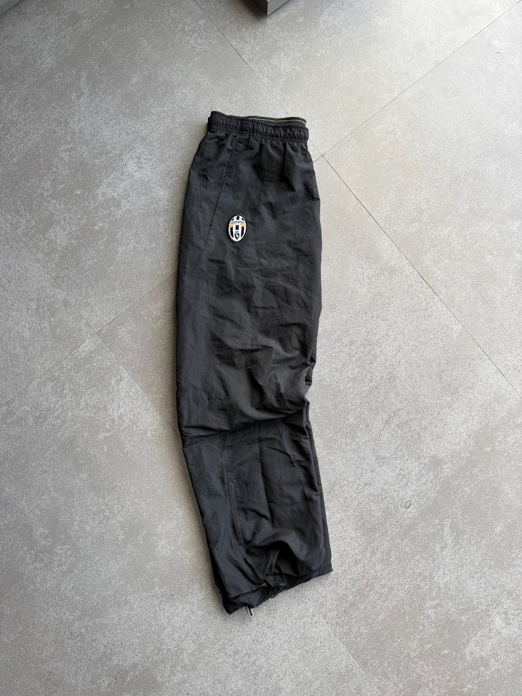 JUVENTUS ORGINAL TRACK PANTS-XL
