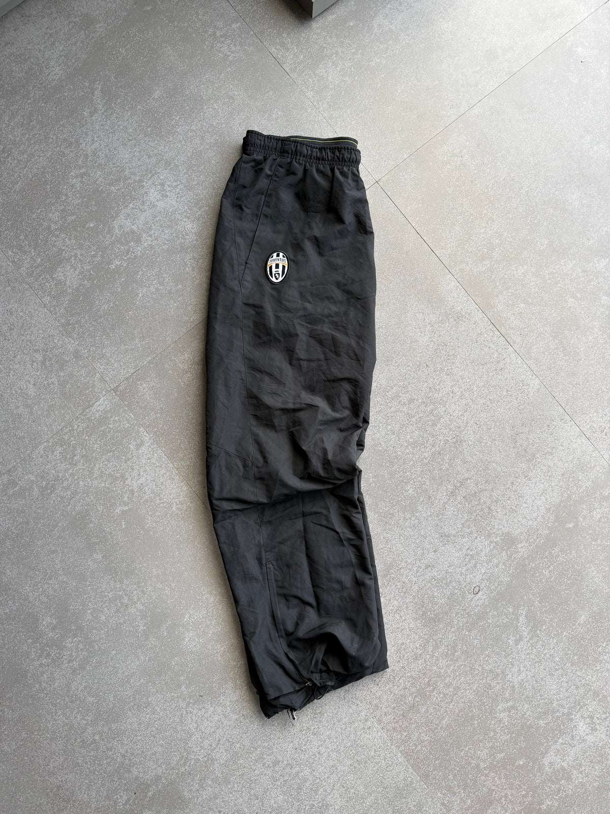 JUVENTUS ORGINAL TRACK PANTS-XL