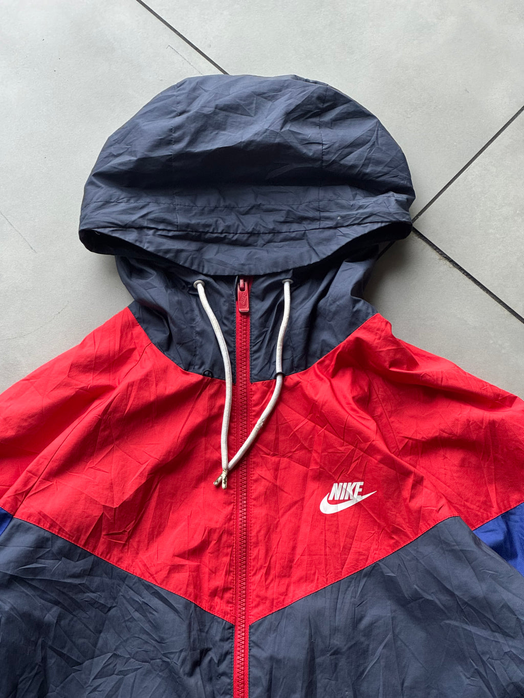 NIKE HOODIED VTG JACKET- L