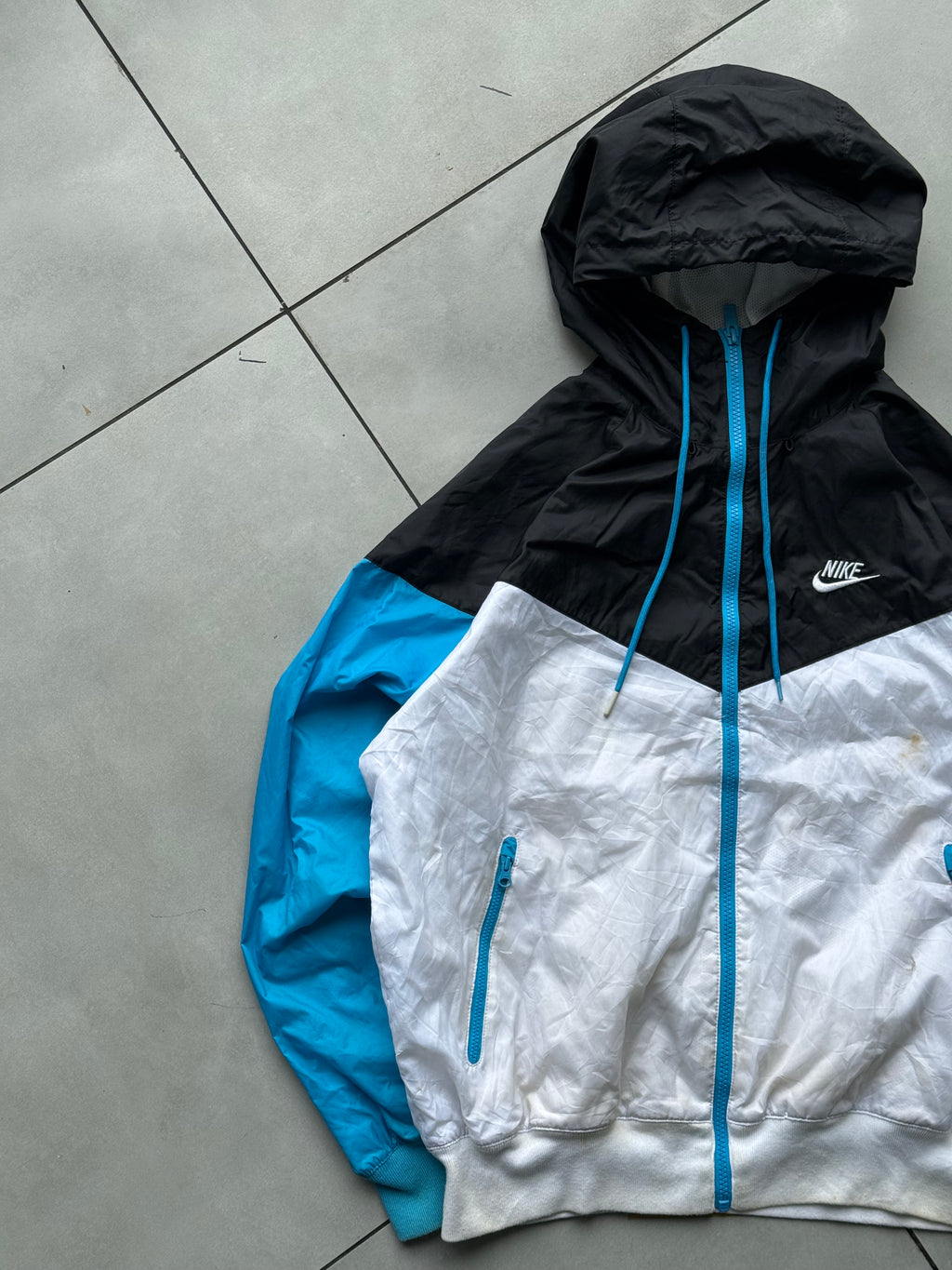 NIKE WINDRUNNER HOODED JACKET-M