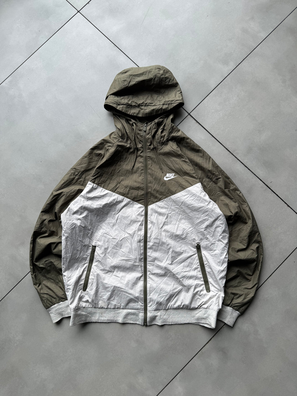 NIKE HOODIED JACKET-L