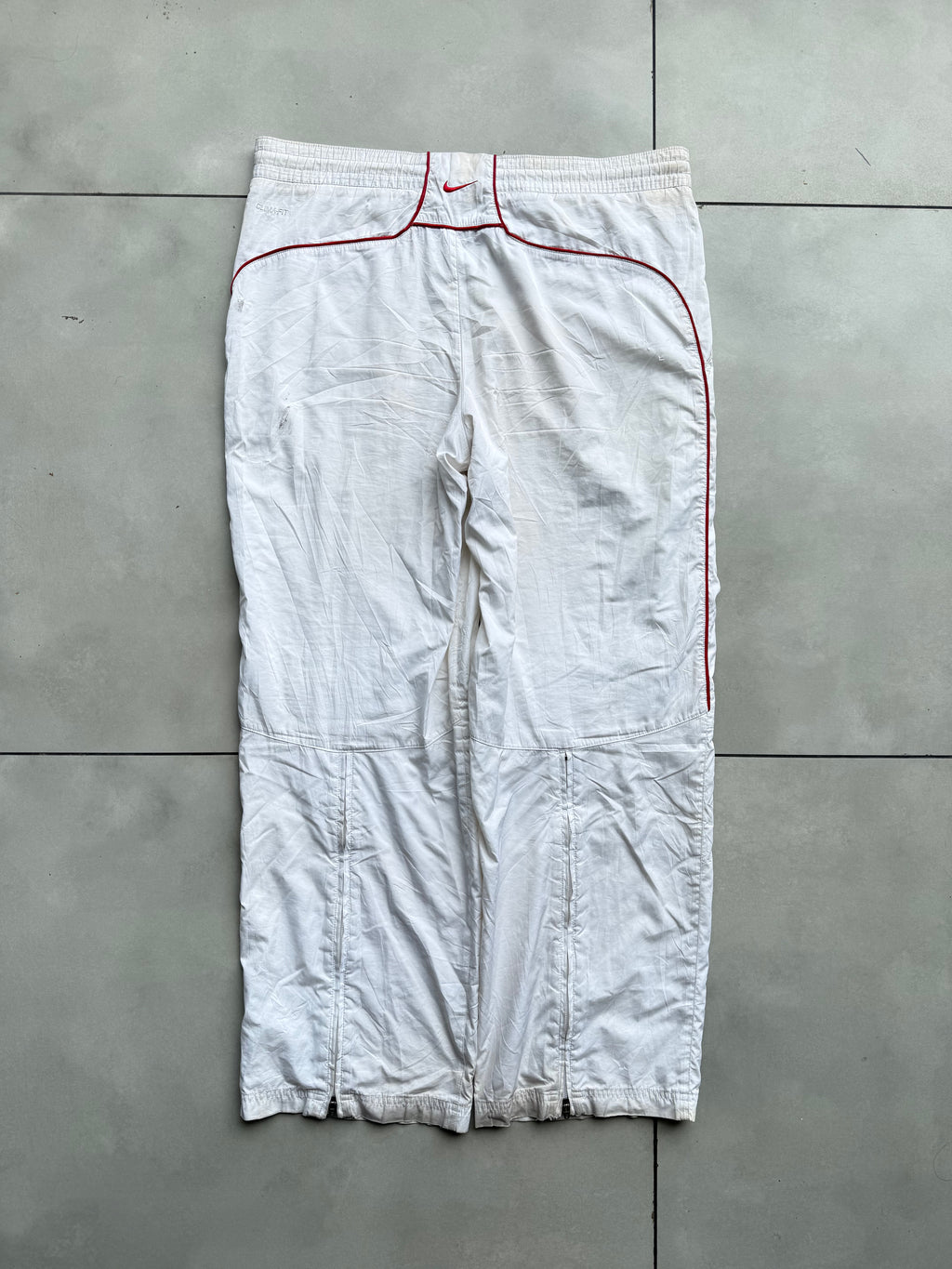 WHITE & RED NIKE VINTAGE TRACK [ 38-L]