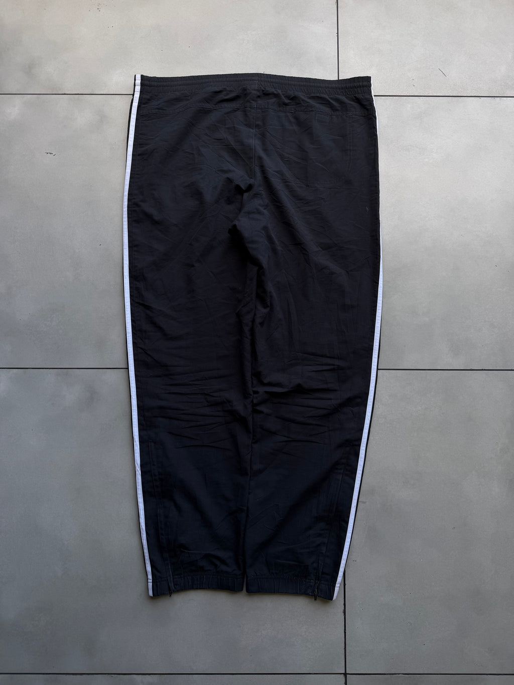 BLACK VINTAGE ADIDAS [XXL-40]