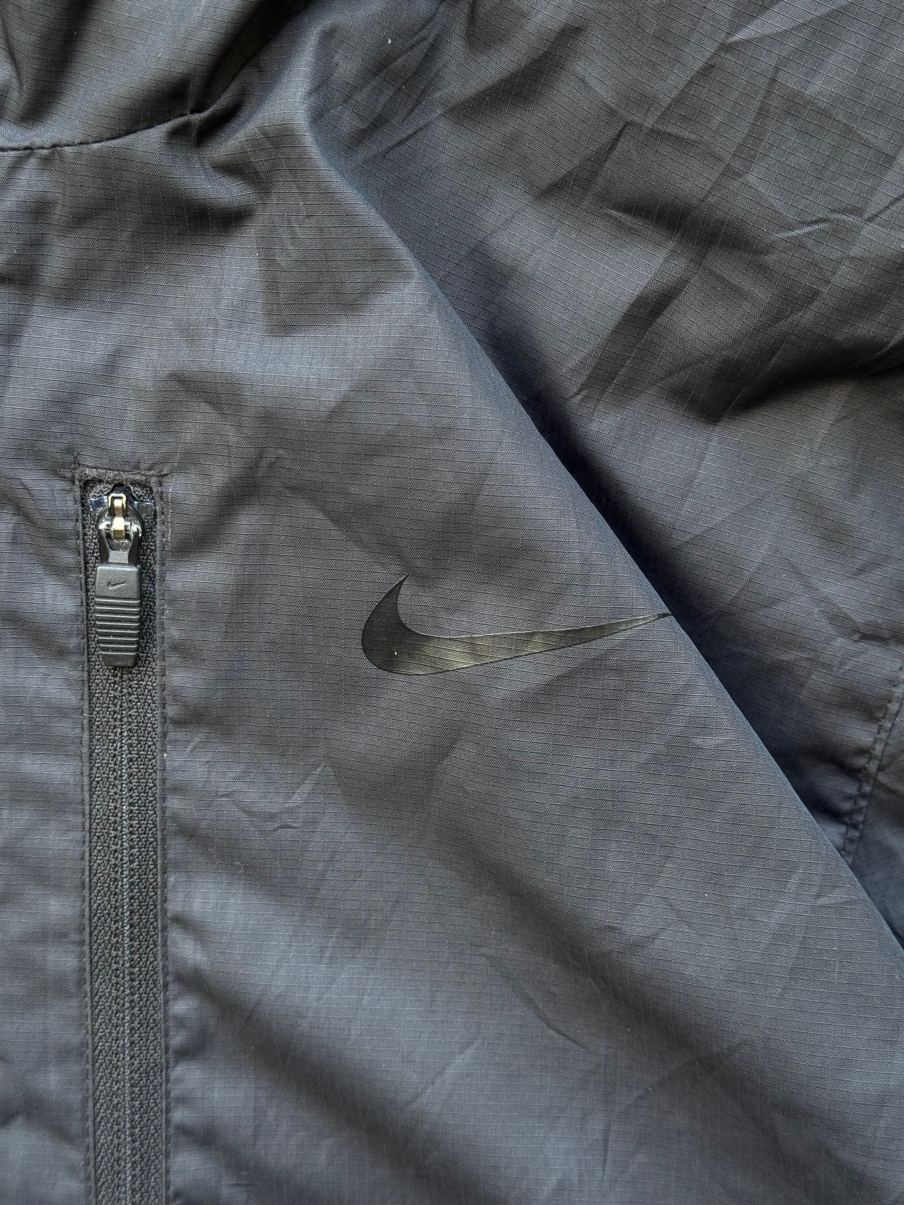 NIKE HOODED WINDBREAKER JACKET-M