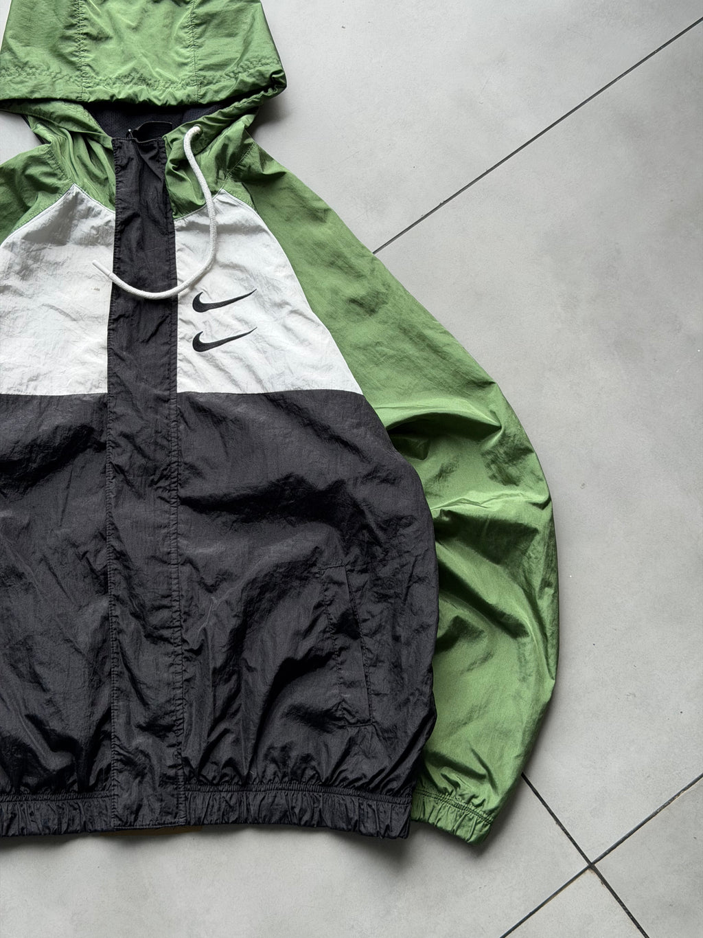 NIKE SPORTSWEAR SWOOSH -M
