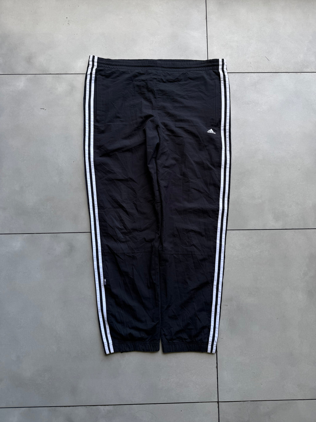 BLACK VINTAGE ADIDAS [XXL-40]