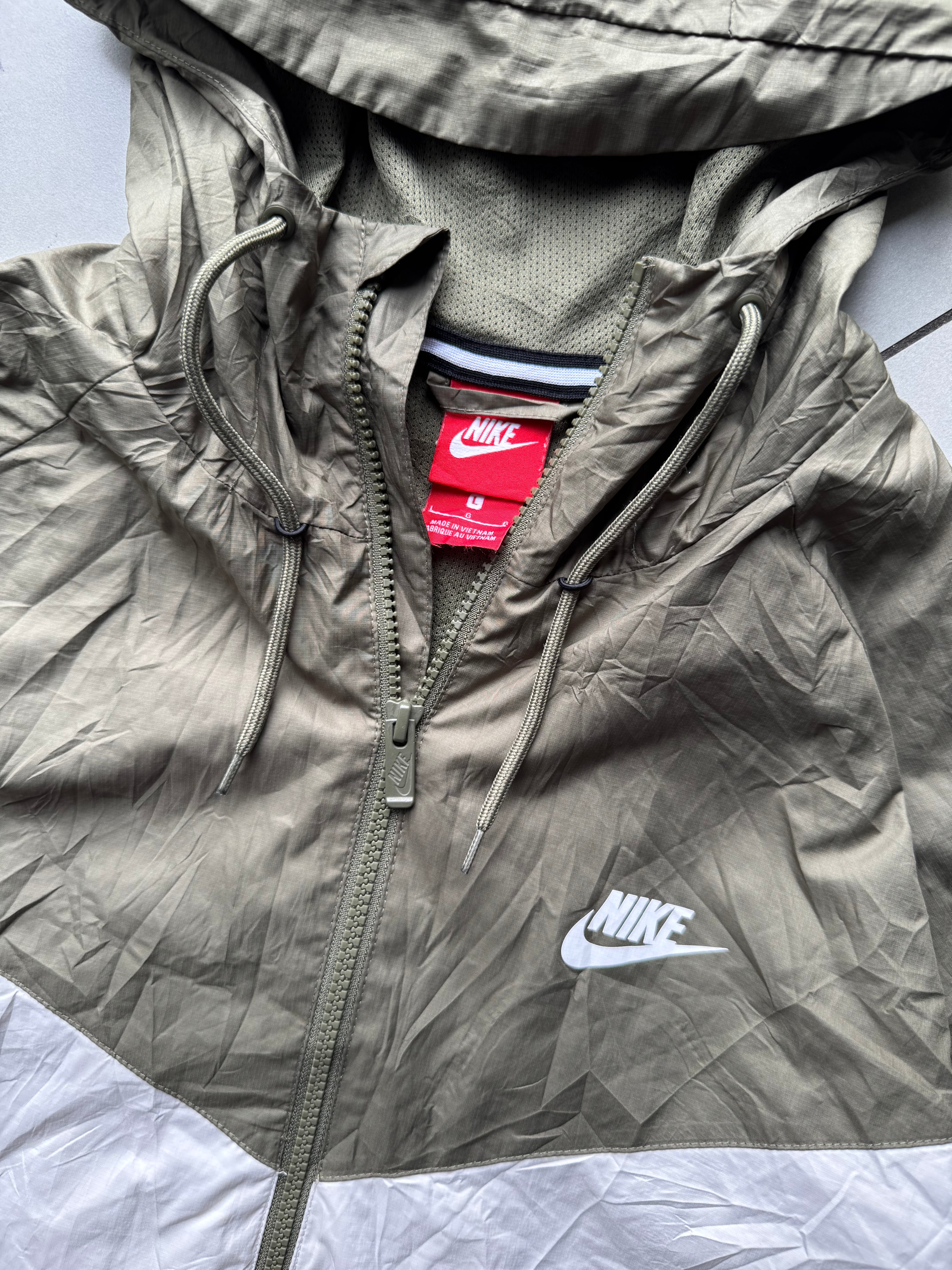 NIKE HOODIED JACKET-L