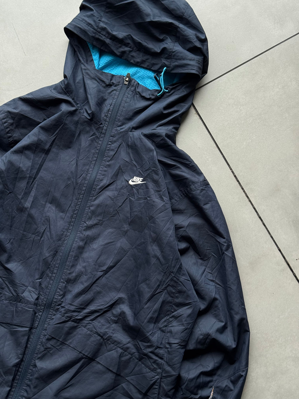 NIKE HOODIED TRECKING JACKET- L
