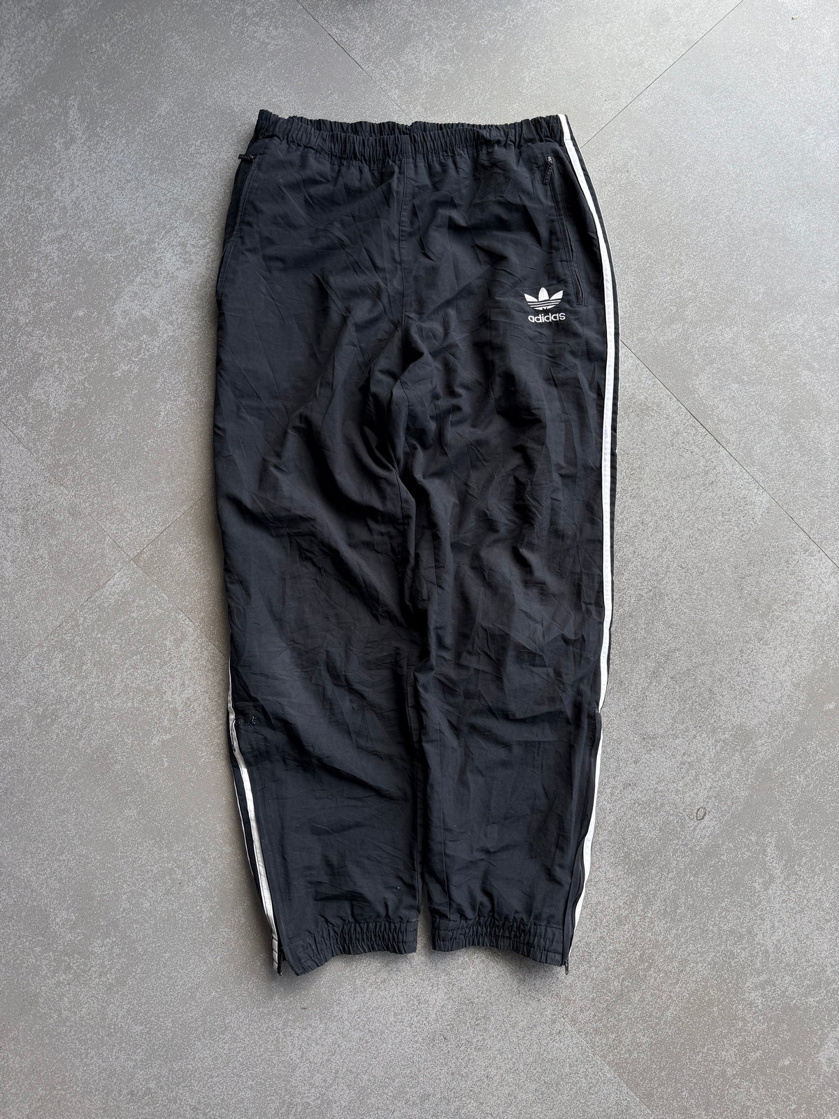 ADIDAS BLACK TRACK PANTS-L