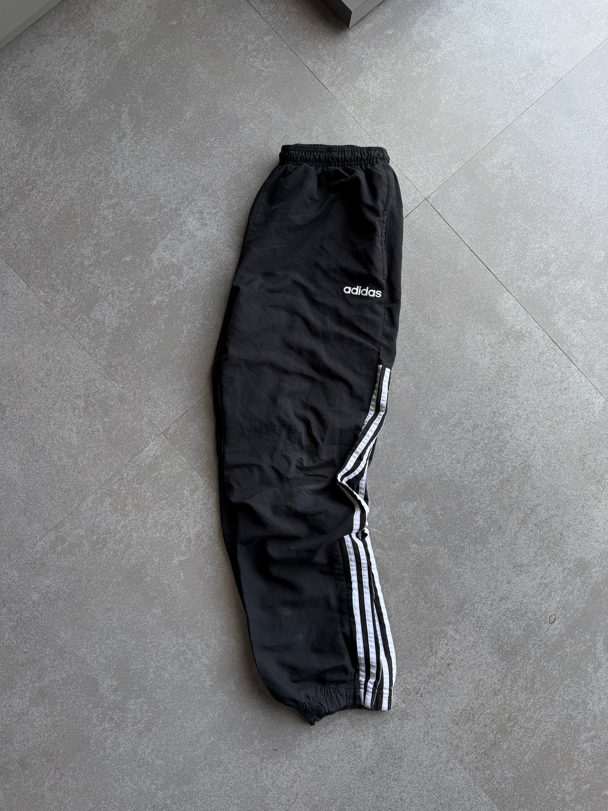 ADIDAS BLACK TRACK PANTS-L