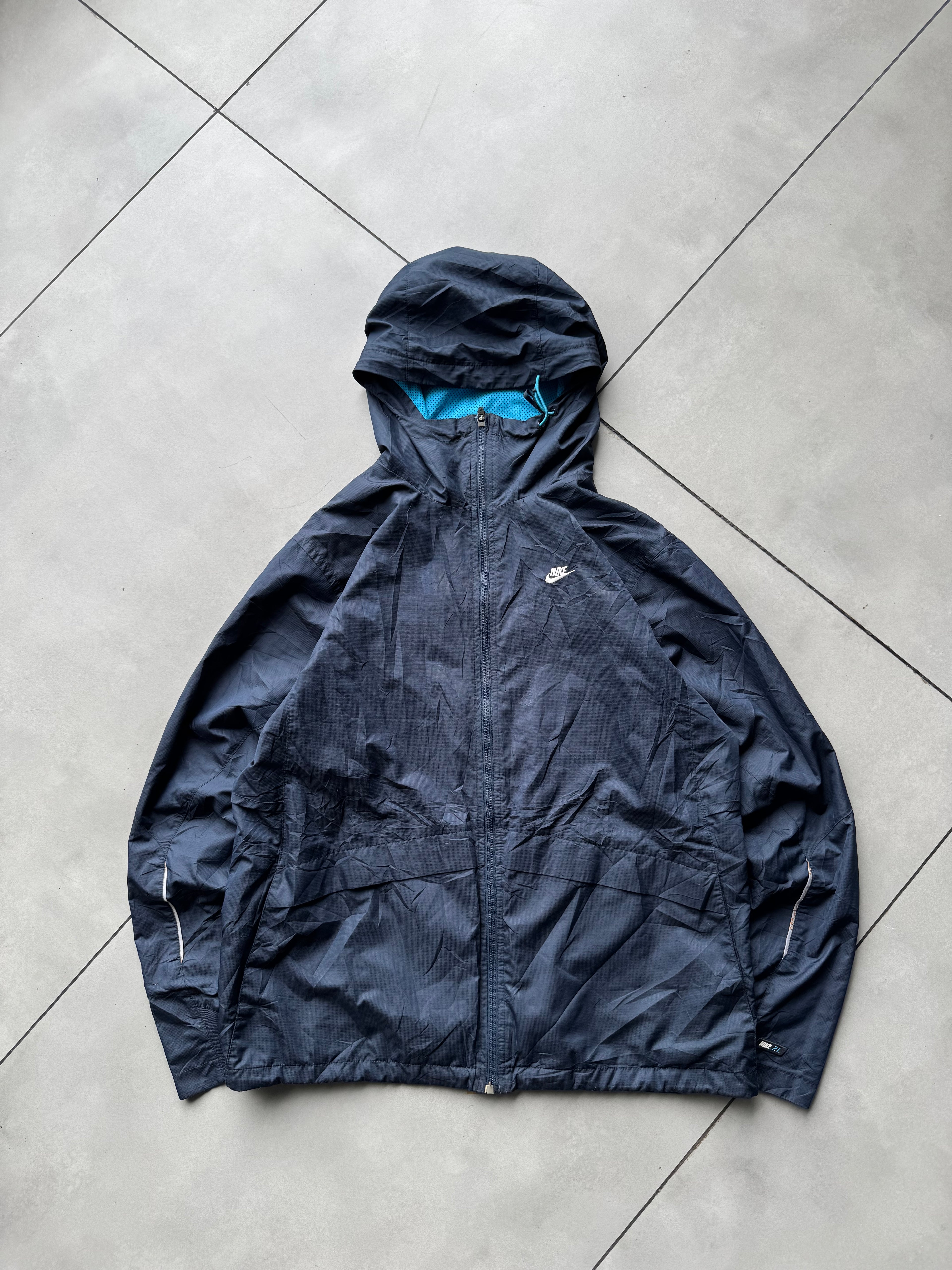 NIKE HOODIED TRECKING JACKET- L