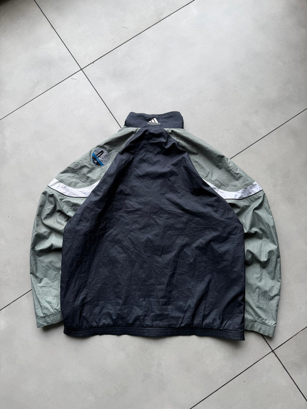 ADIDAS JACKET-XL