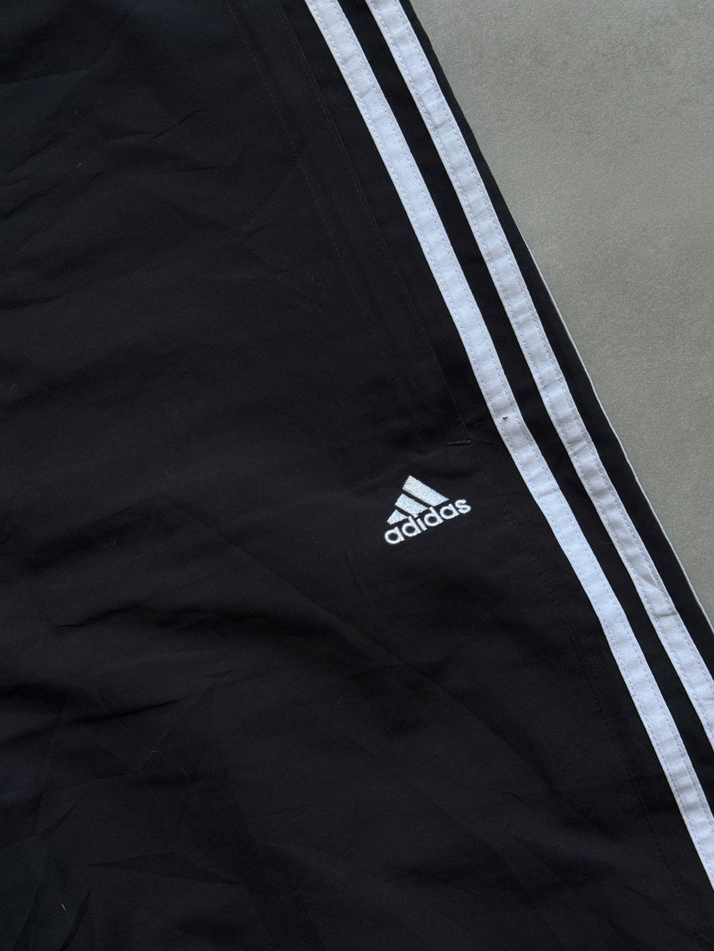 BLACK VINTAGE ADIDAS [XXL-40]
