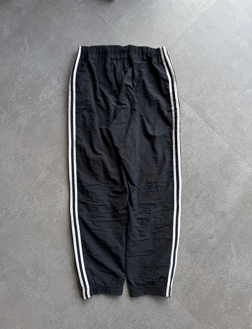 ADIDAS BLACK TRACK PANTS-L