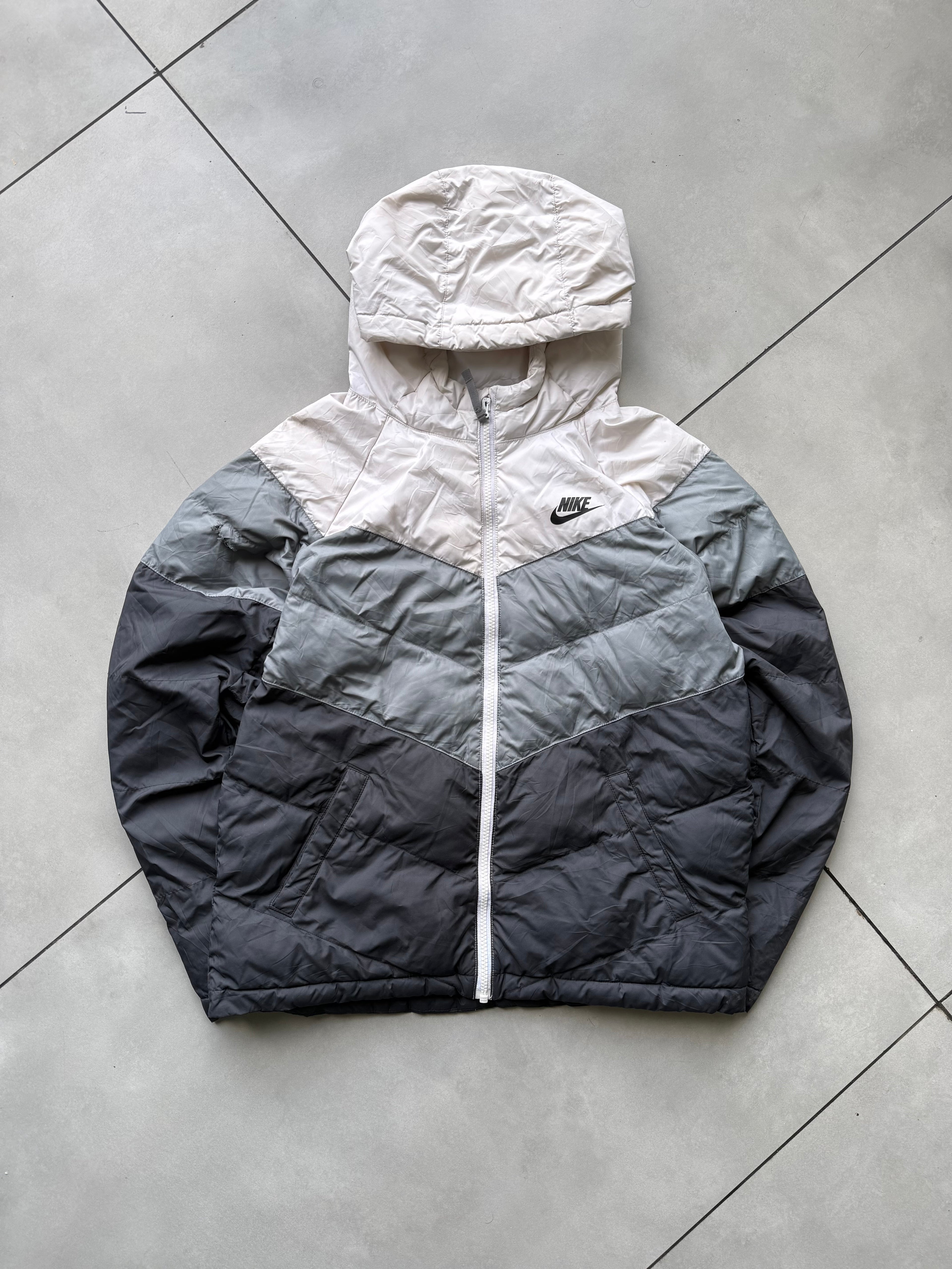 WHITE NIKE HOODE PUFFER JACKET -[S]