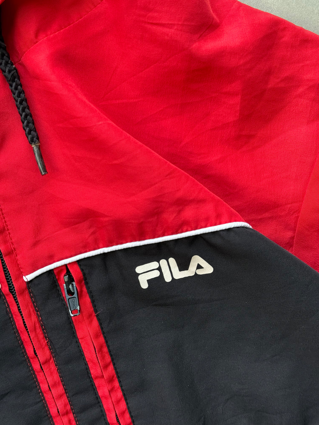 FILA HOODED WINDBREAKER-S