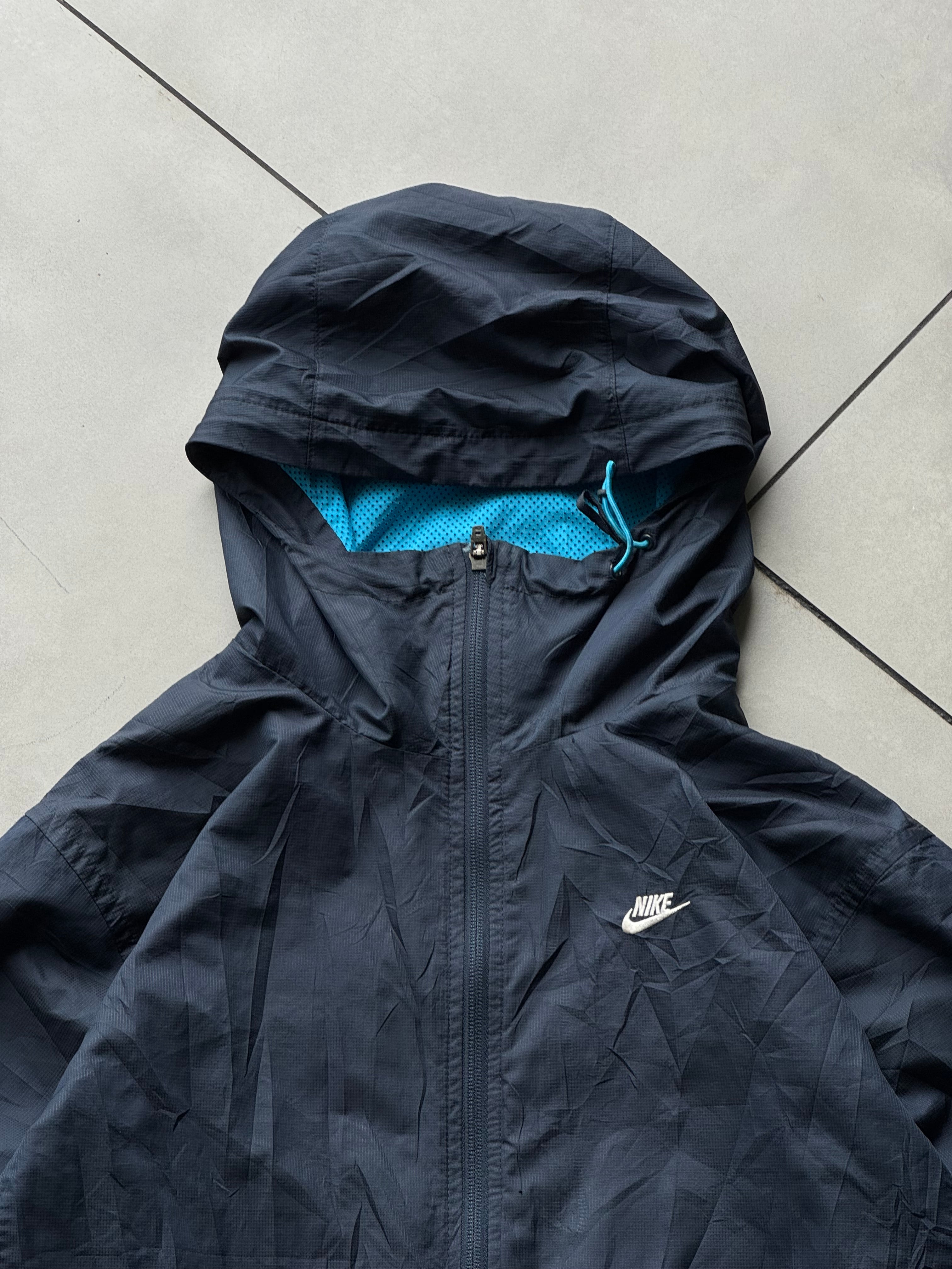 NIKE HOODIED TRECKING JACKET- L