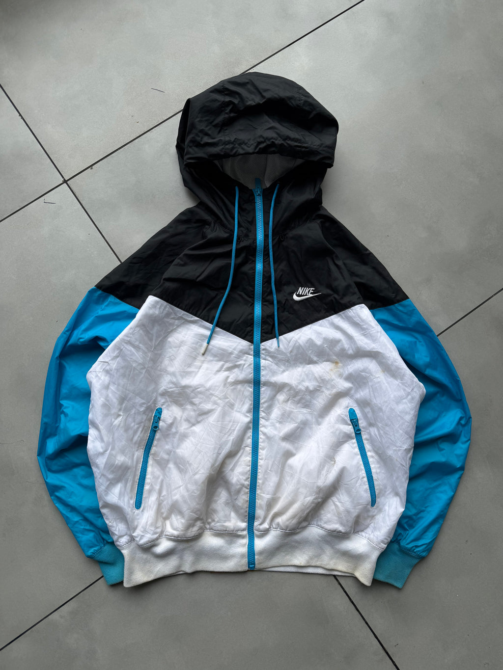 NIKE WINDRUNNER HOODED JACKET-M