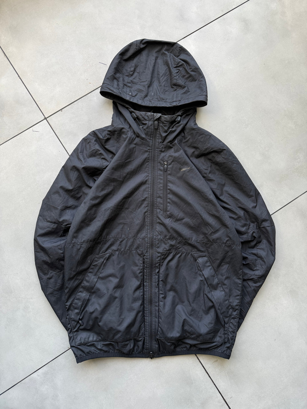 NIKE HOODED WINDBREAKER JACKET-M