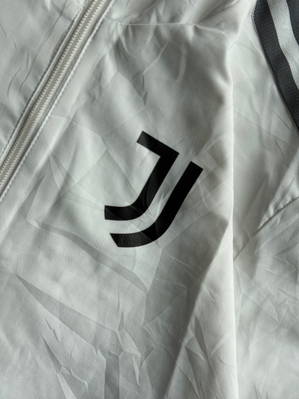 ADIDAS JUVENTUS VINTAGE JACKET-L