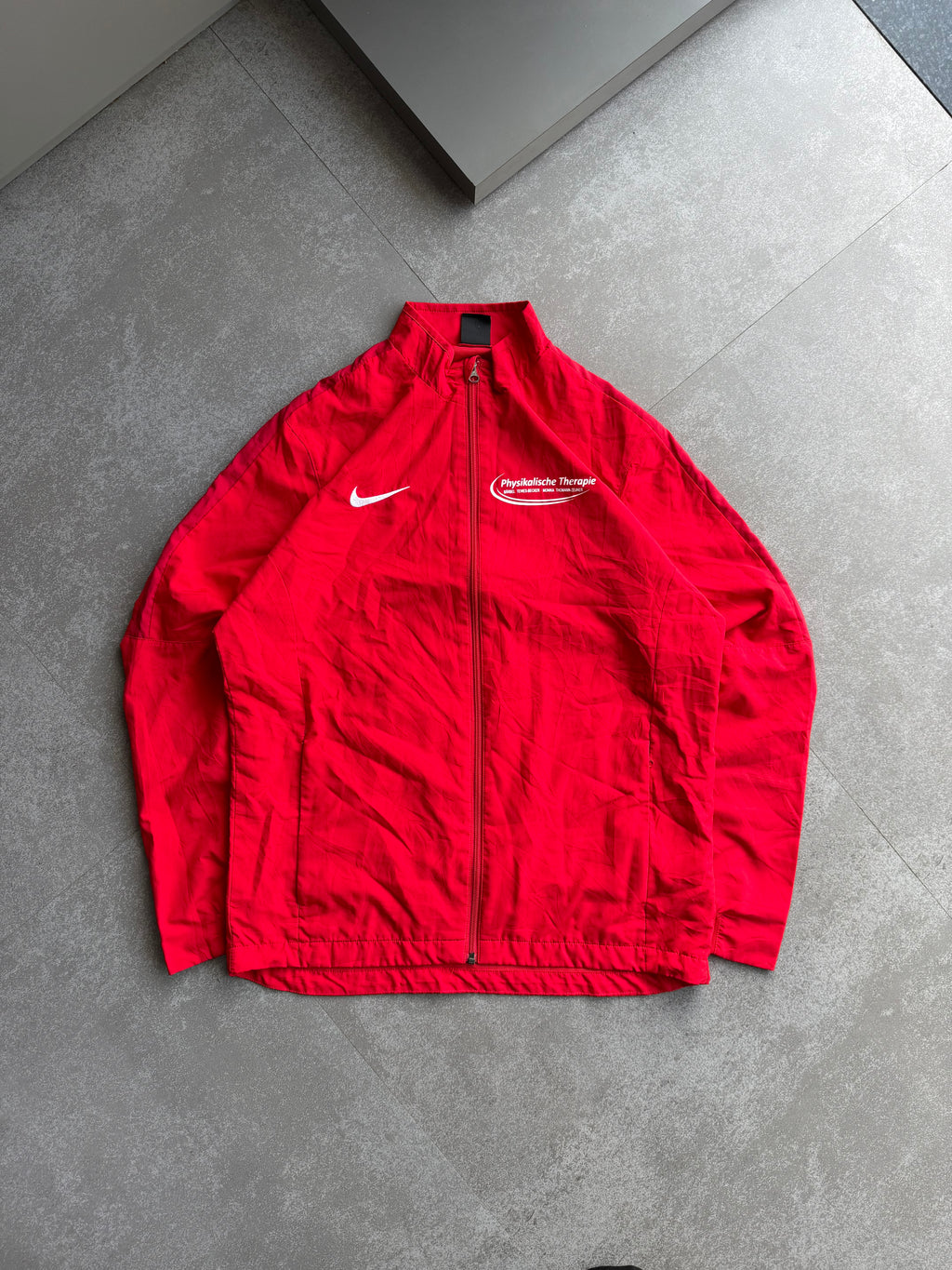 NIKE RED VINTAGE JACKET-L