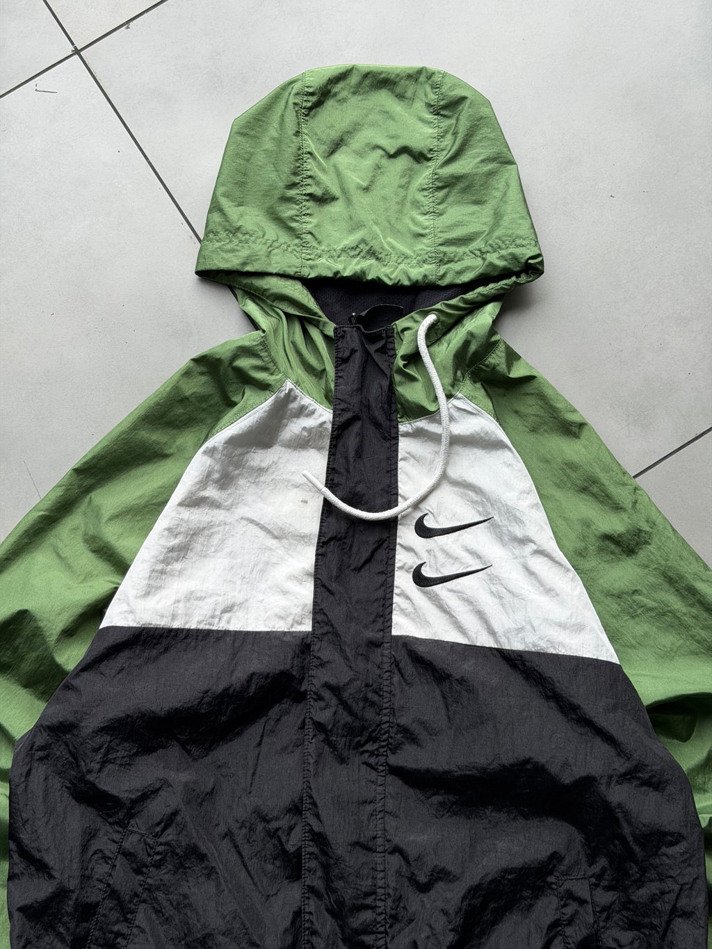 NIKE SPORTSWEAR SWOOSH -M