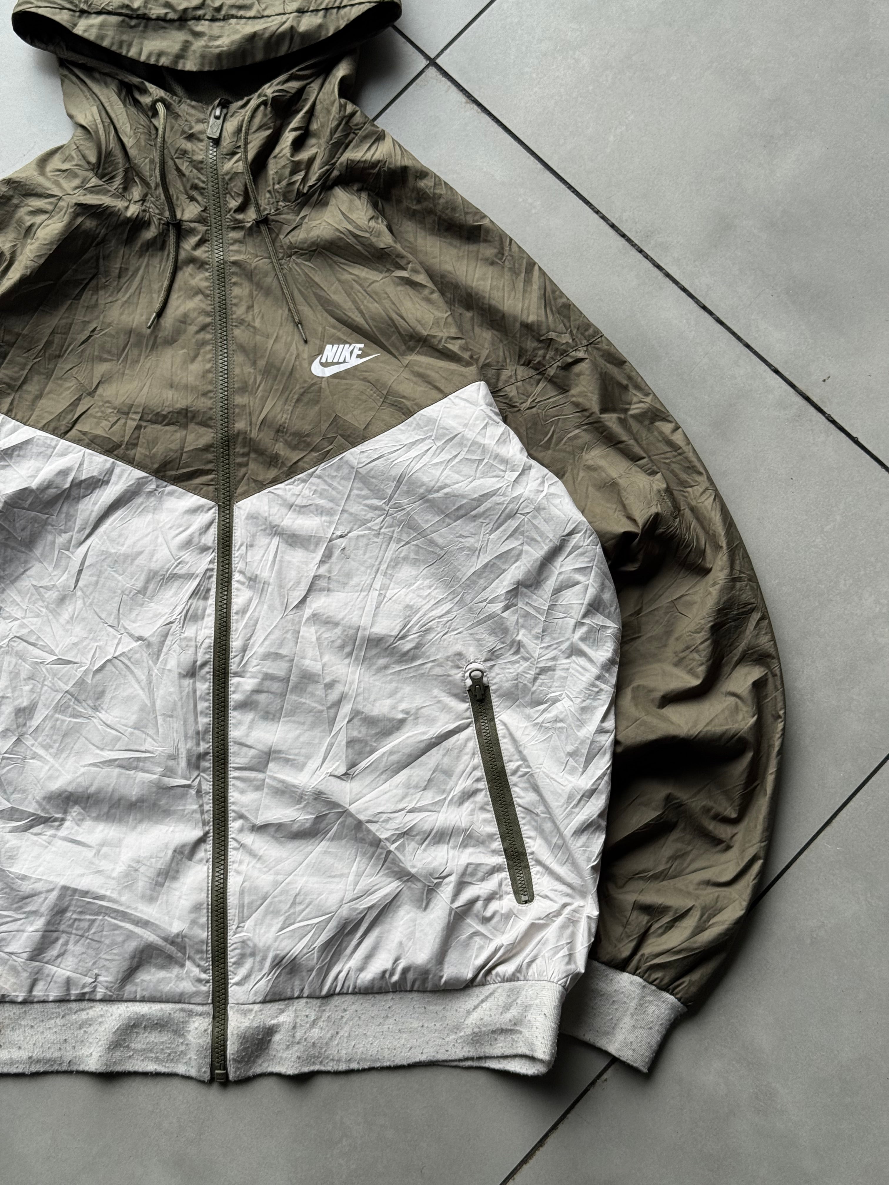 NIKE HOODIED JACKET-L