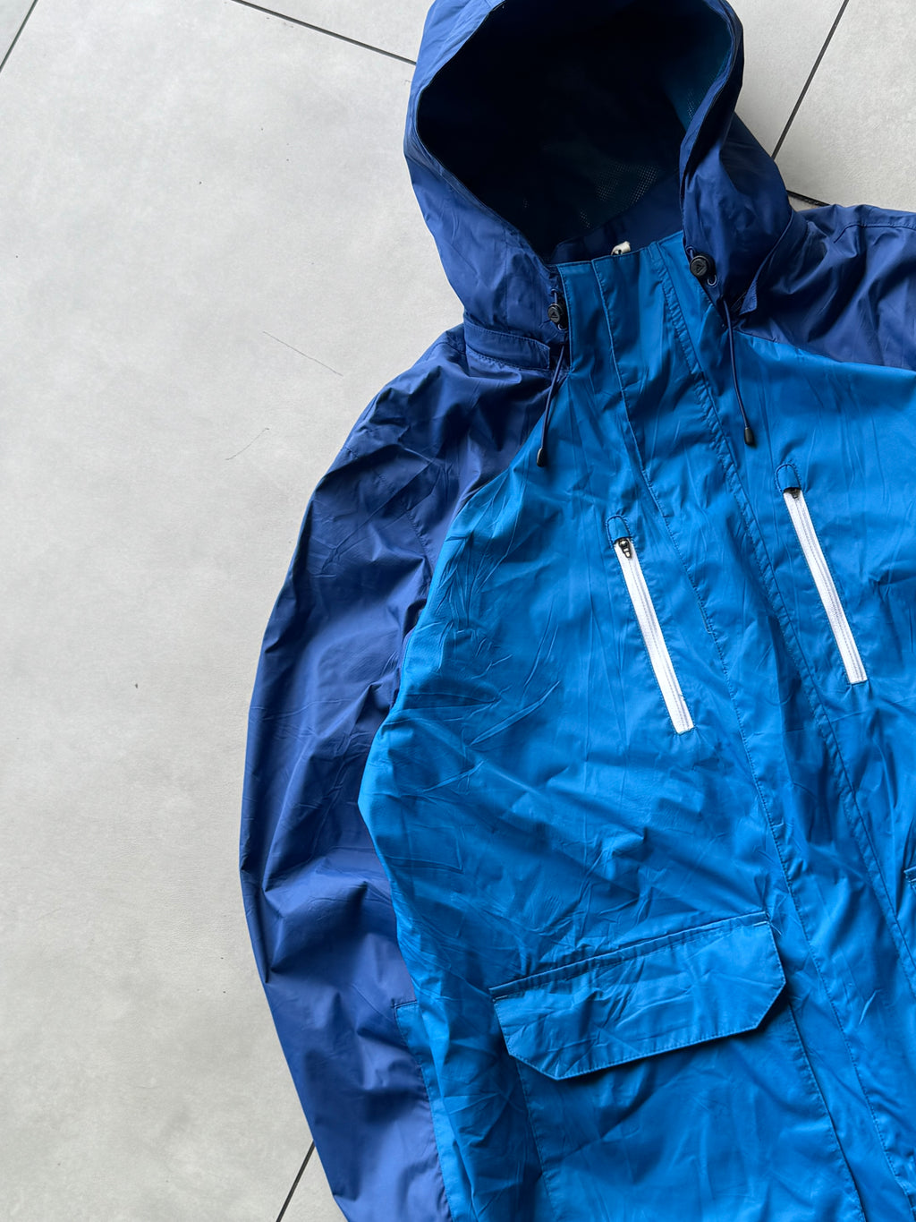 ADIDAS HOODIED VTG TRECKING WINBREAKER- XL
