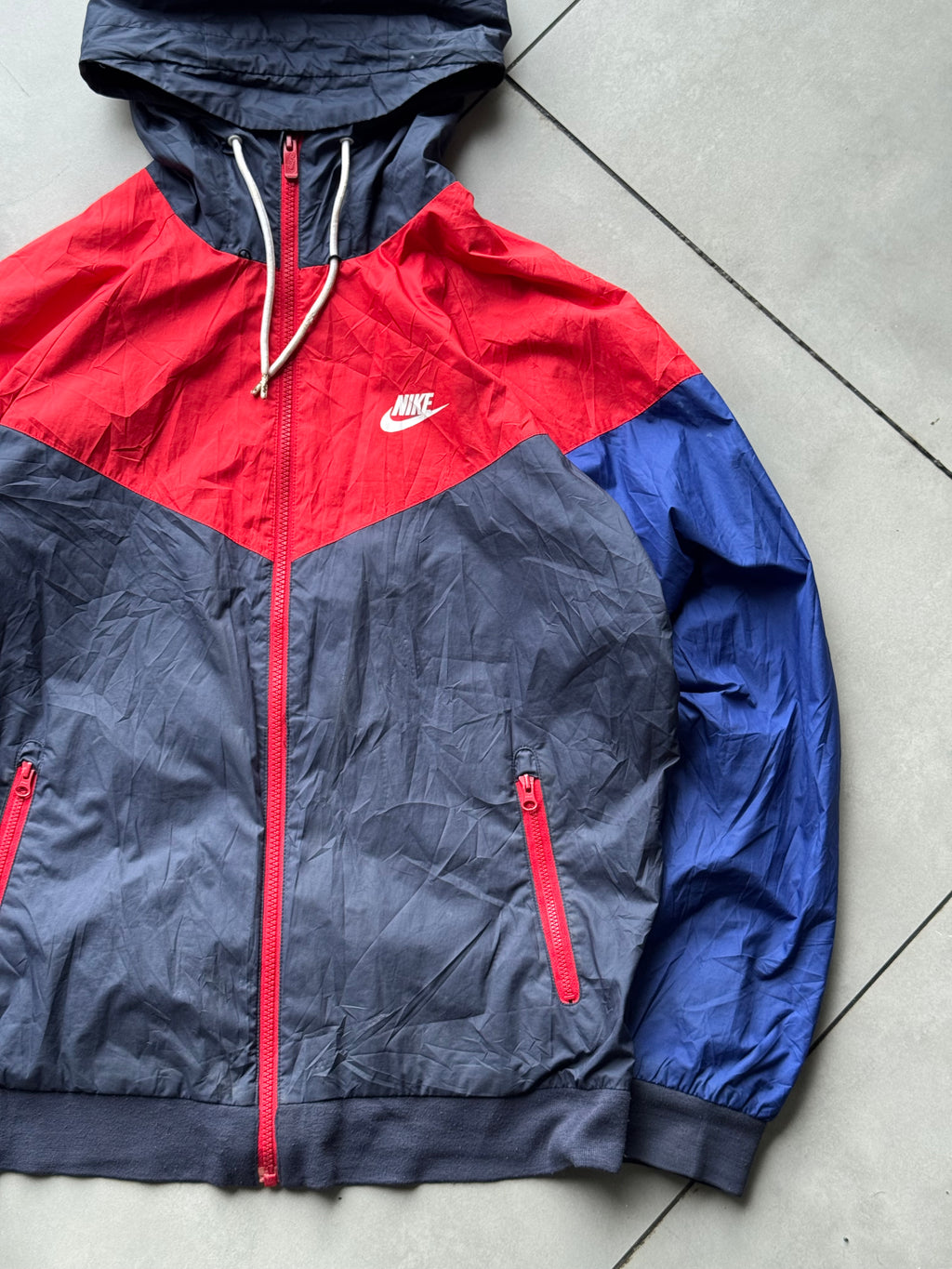 NIKE HOODIED VTG JACKET- L