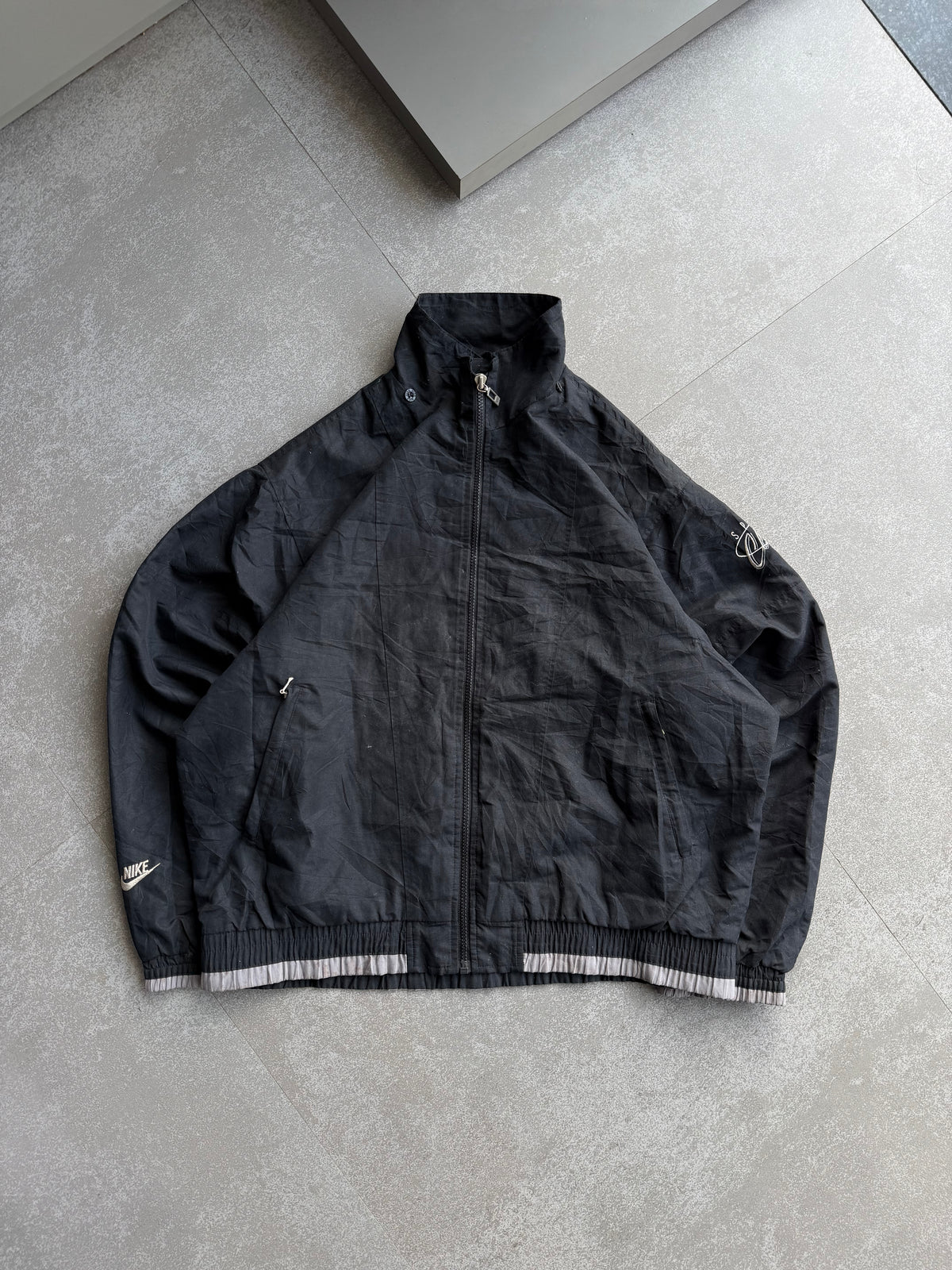 NIKE BLACK VINTAGE JACKET-L/XL