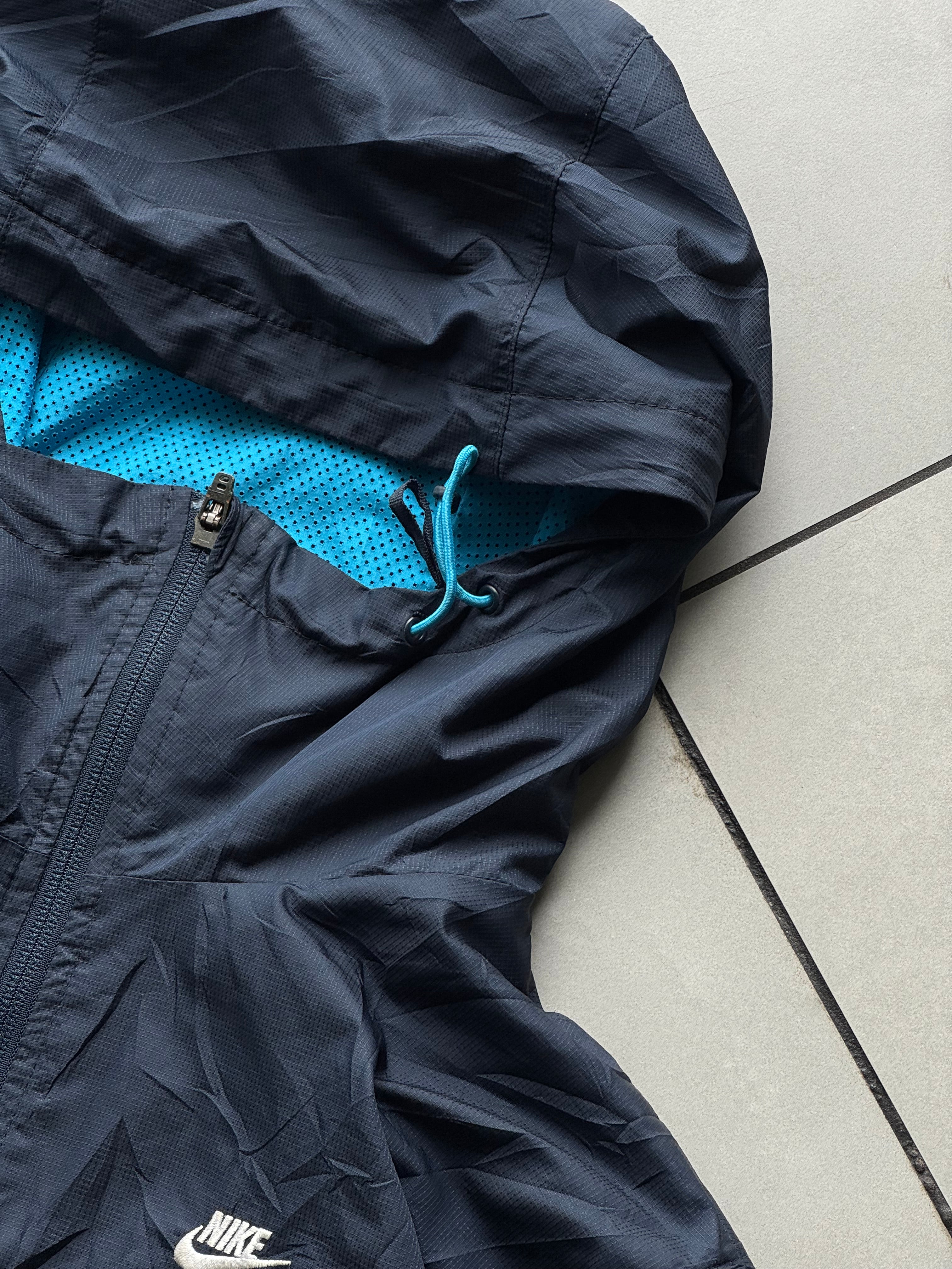 NIKE HOODIED TRECKING JACKET- L