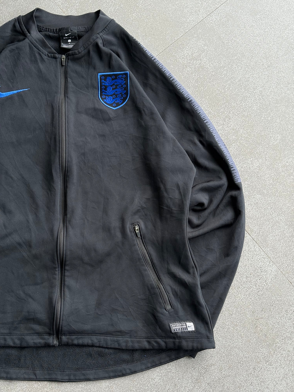 NIKE SWOOSH ENGLAND VINTAGE JACKET-M