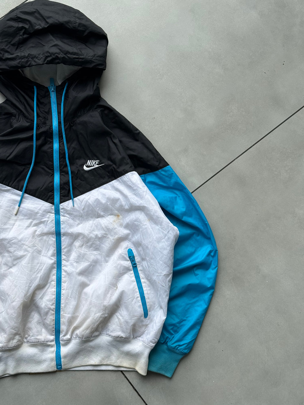 NIKE WINDRUNNER HOODED JACKET-M