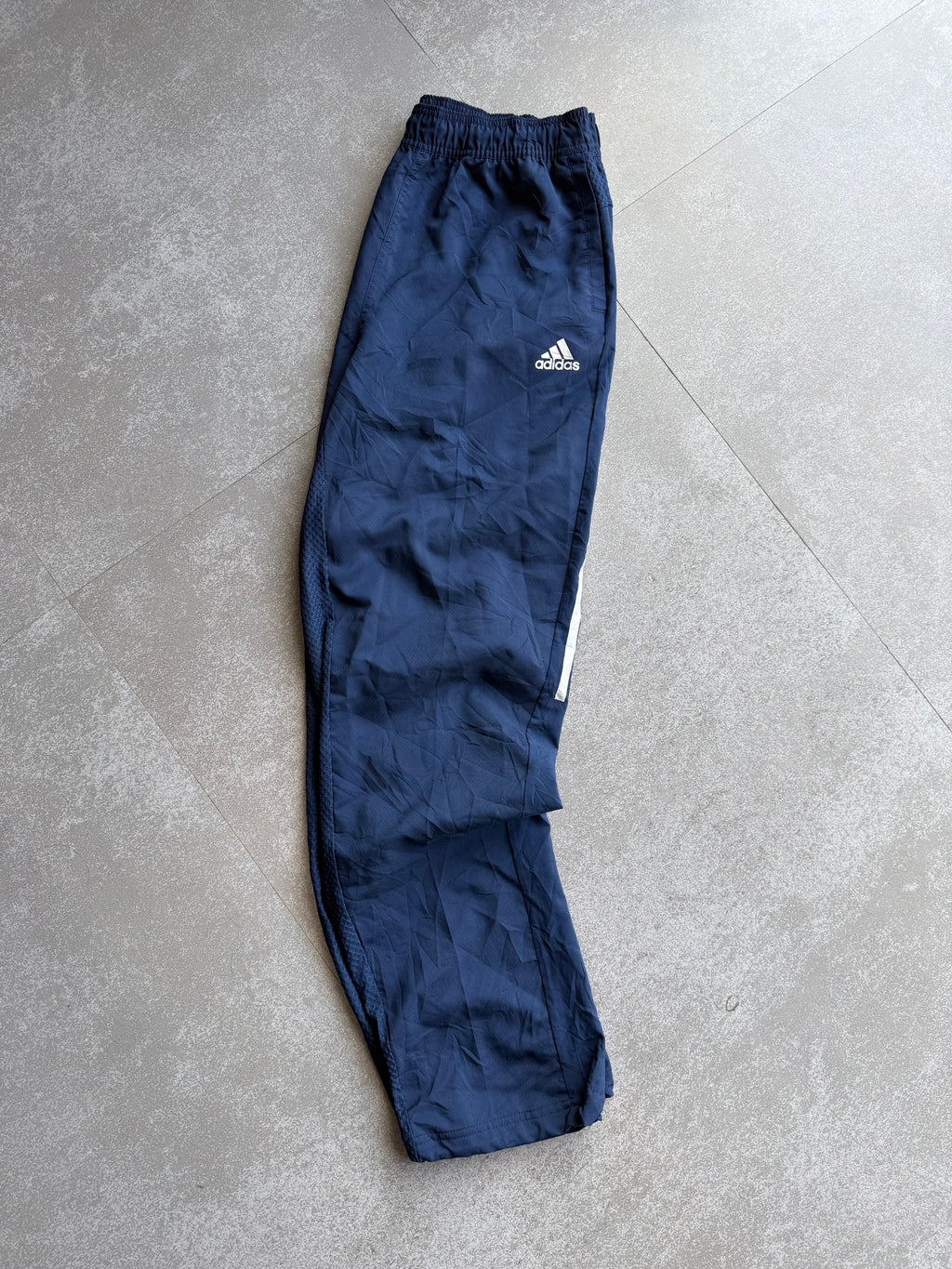 ADIDAS TRACK PANTS-M