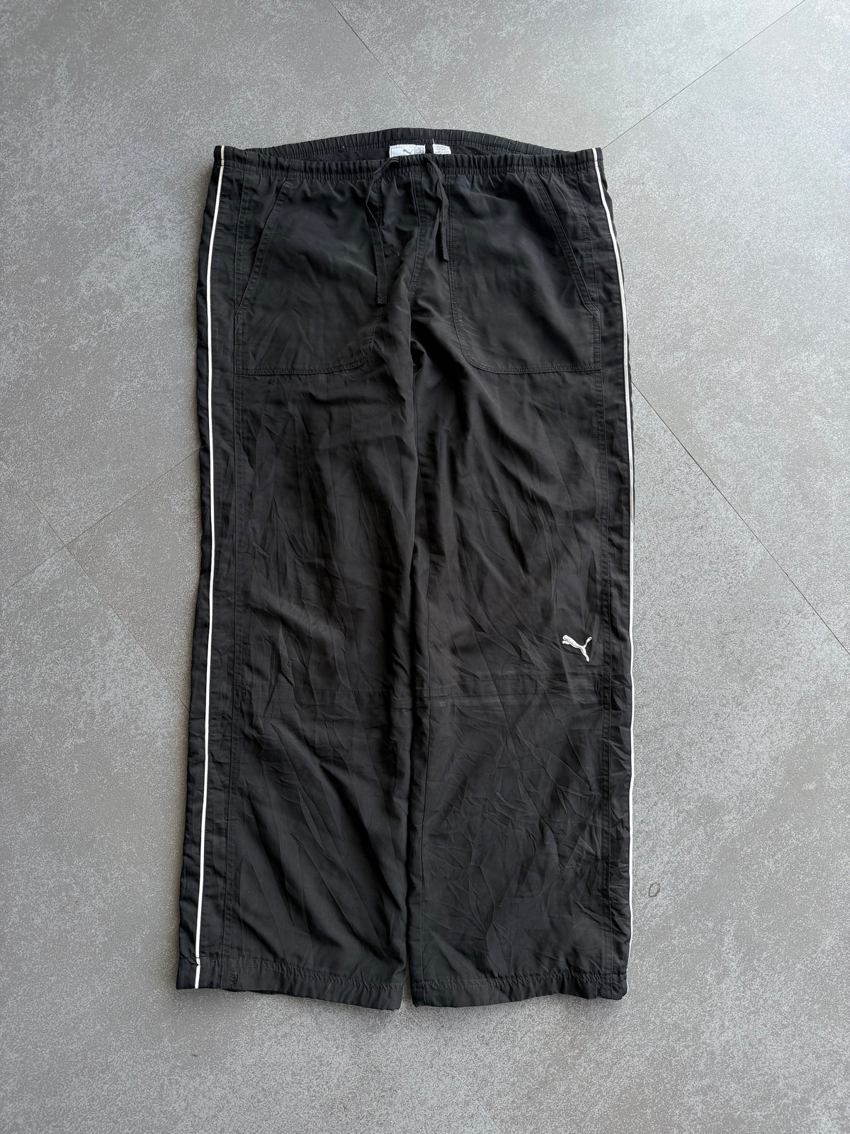 BLACK PUMA TRACK PANTS-L