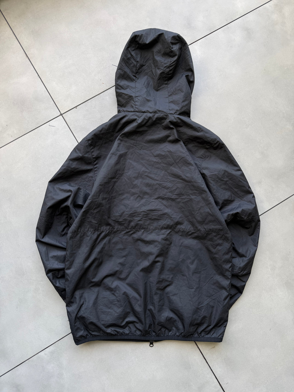 NIKE HOODED WINDBREAKER JACKET-M