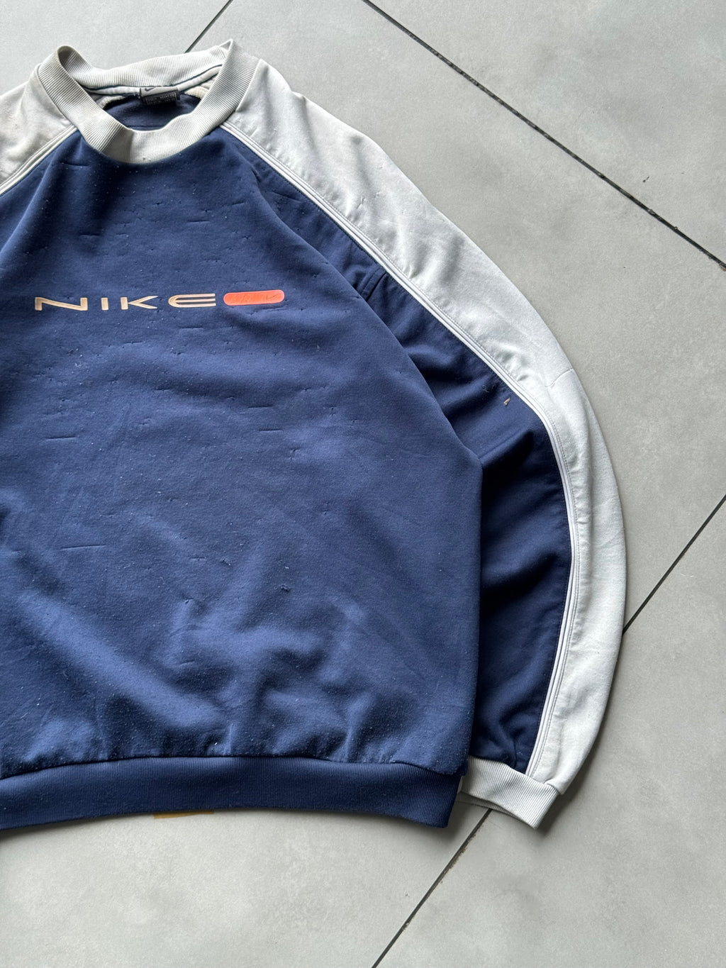 NIKE 90’s SWEATSHIRT- M