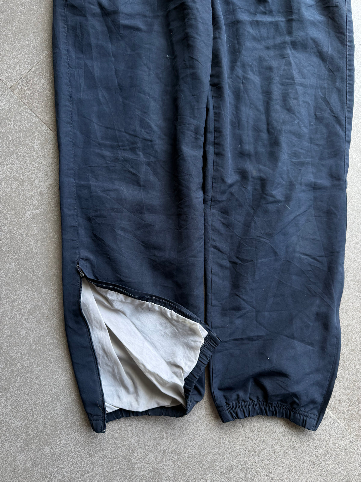 REEBOK TRACK PANTS-L