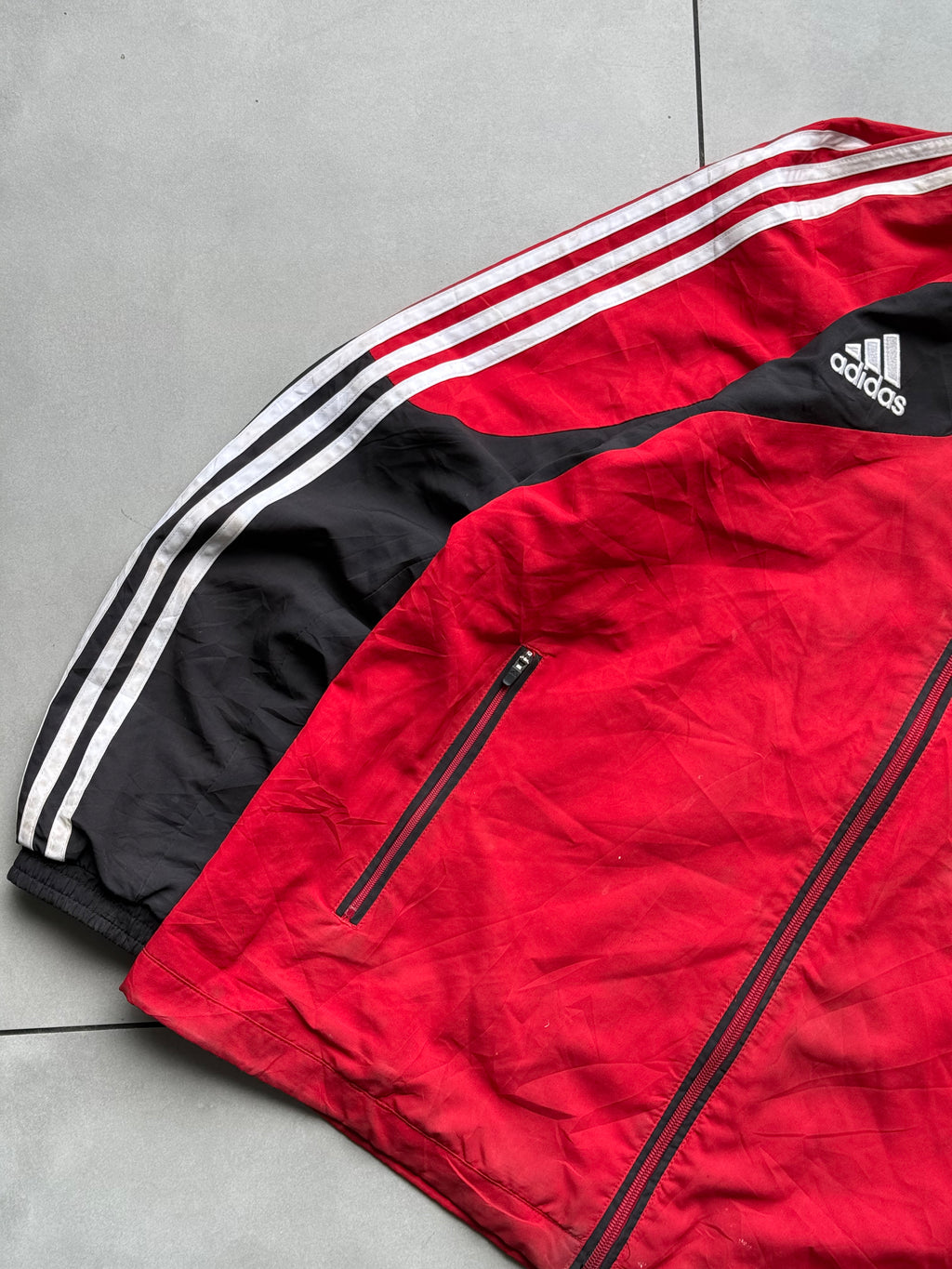 VINTAGE RED ADIDAS TRACK JACKET-M