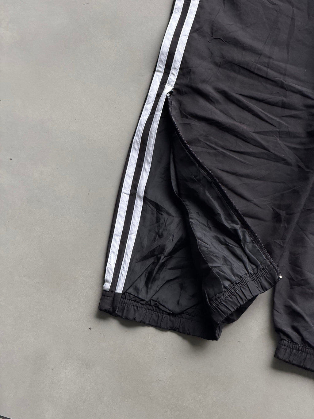 ADIDAS ORGINAL STRIPED TRACK