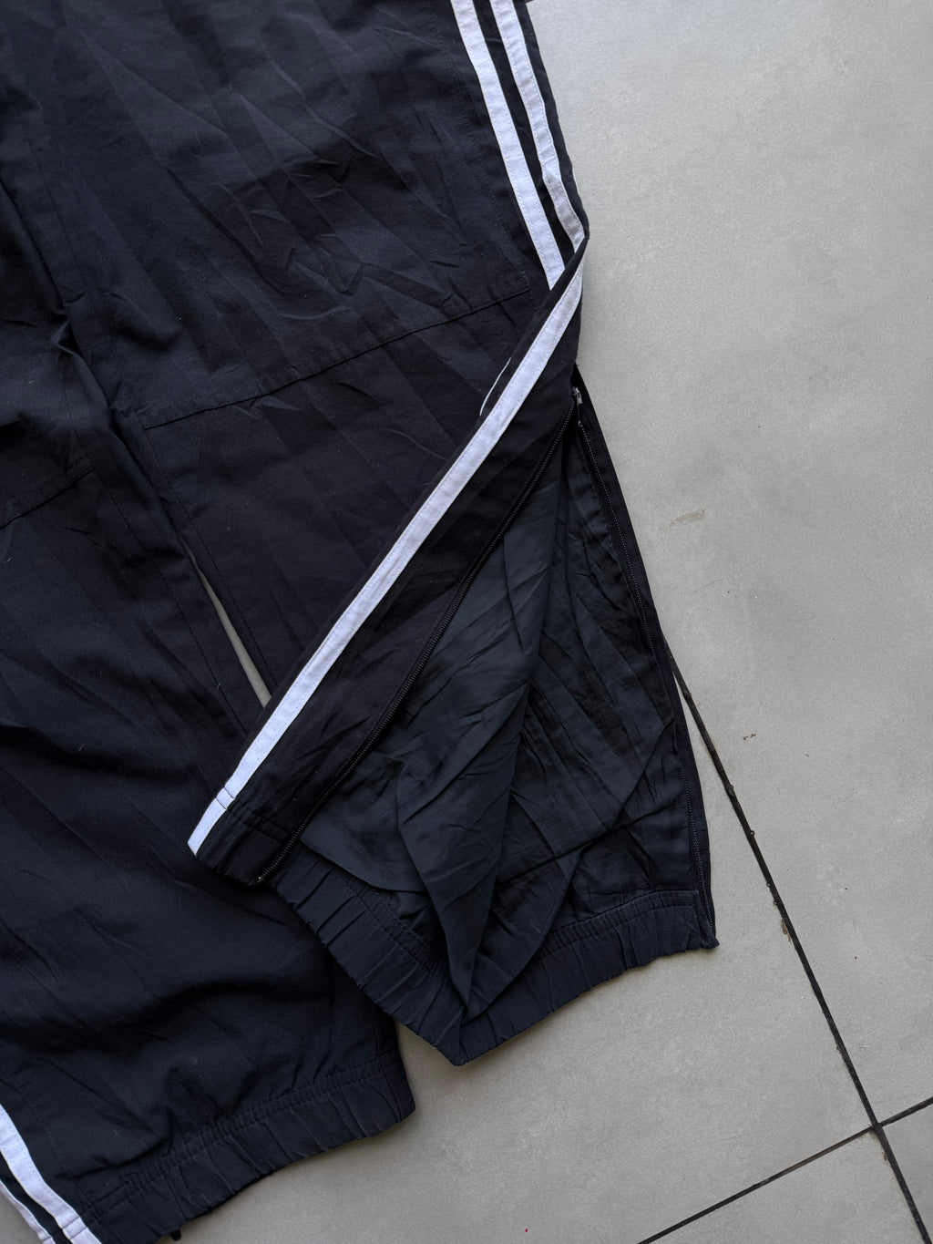 BLACK VINTAGE ADIDAS [XXL-40]