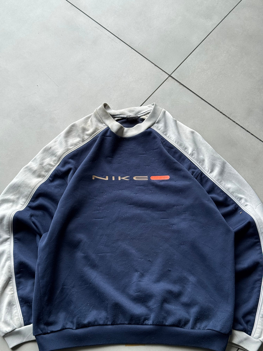 NIKE 90’s SWEATSHIRT- M
