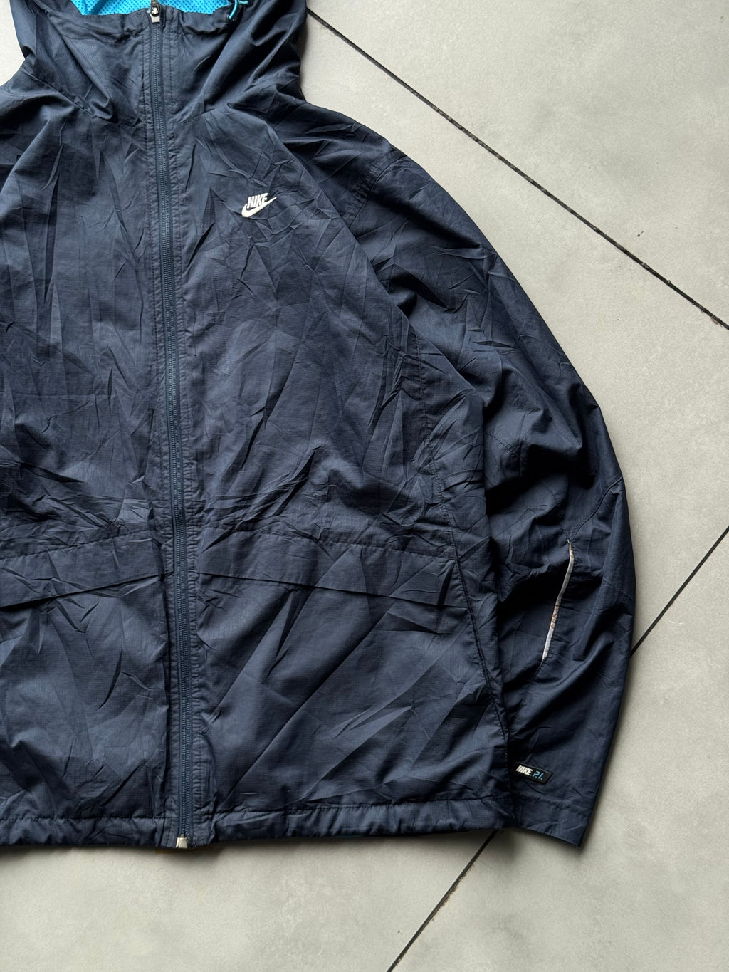 NIKE HOODIED TRECKING JACKET- L