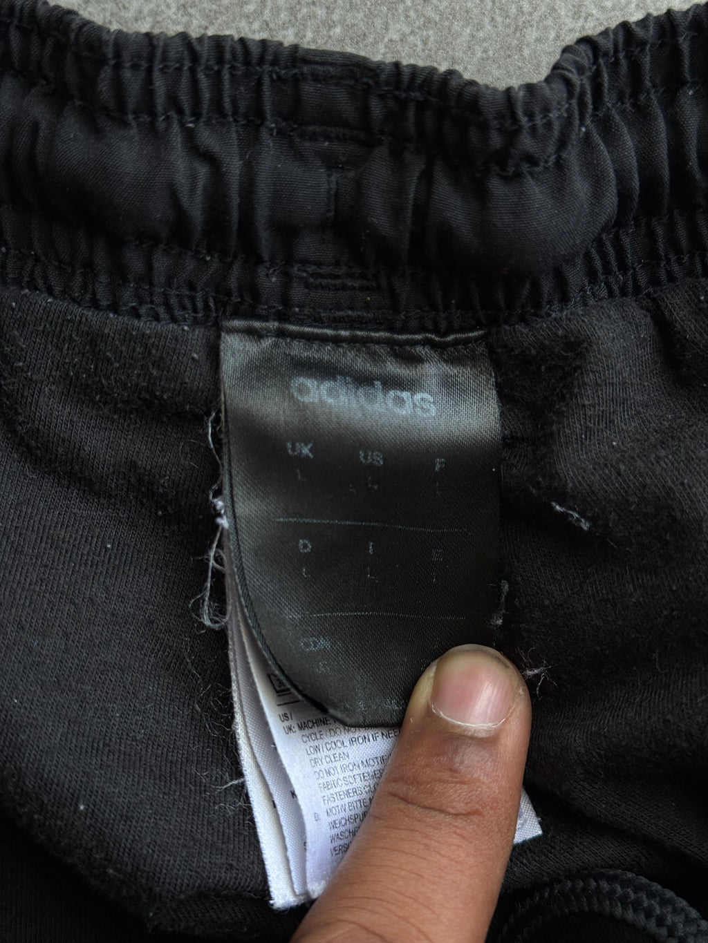 ADIDAS BLACK TRACK PANTS-L